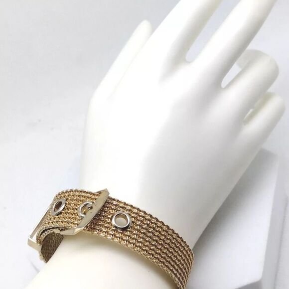 Vintage Avon Vintage Avon Gold Tone Mesh Belt Buckle Adjustable Bracelet 6" - 7" - Picture 3 of 14